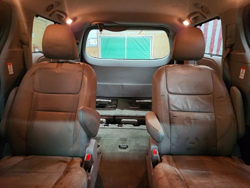 2017 TOYOTA SIENNA XLE 7-PASSENGER 10