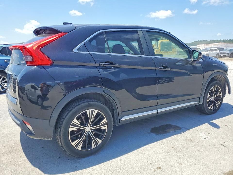 2020 MITSUBISHI ECLIPSE CROSS SE 3