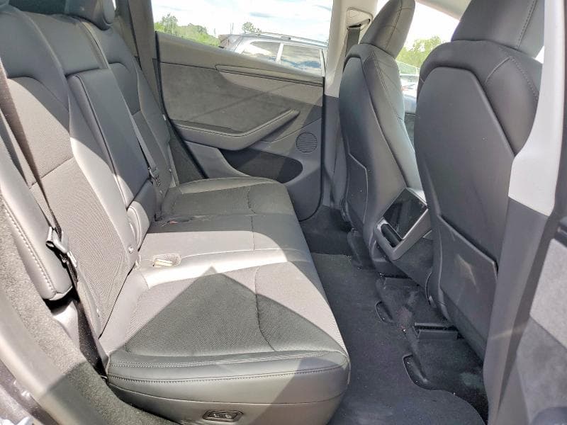 2026 TESLA MODEL Y 10