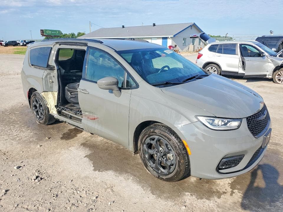 2021 CHRYSLER PACIFICA HYBRID LIMITED 4