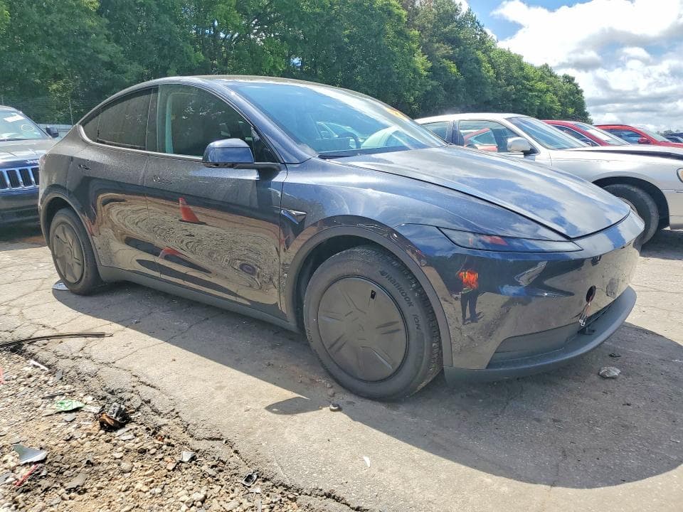 2026 TESLA MODEL Y 4