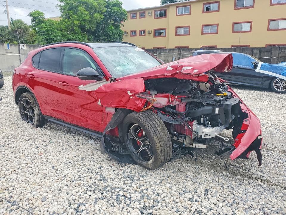 2025 ALFA ROMEO STELVIO BASE/SPRINT/INTENSA 4