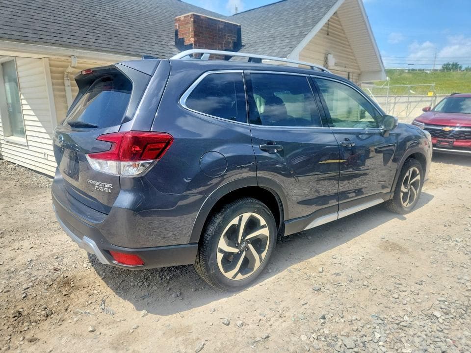 2023 SUBARU FORESTER TOURING 3