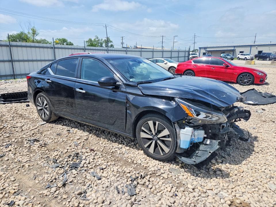 2021 NISSAN ALTIMA SV 4