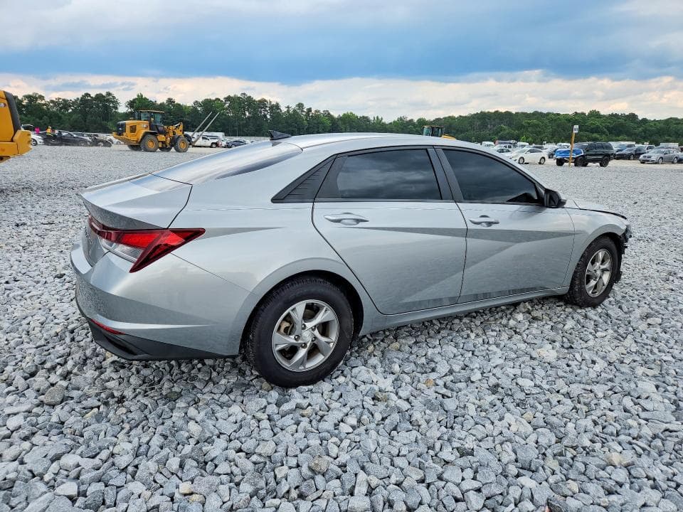 2021 HYUNDAI ELANTRA SE 3