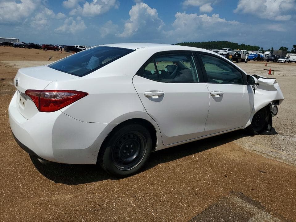 2018 TOYOTA COROLLA LE 3