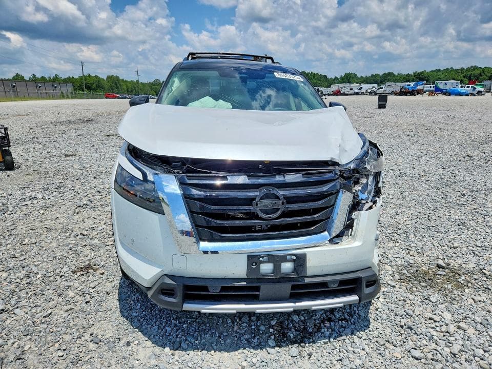 2025 NISSAN PATHFINDER PLATINUM 5