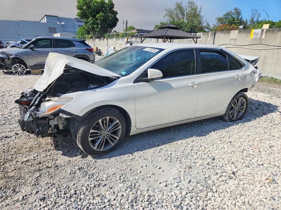 2017 TOYOTA CAMRY SE - 1