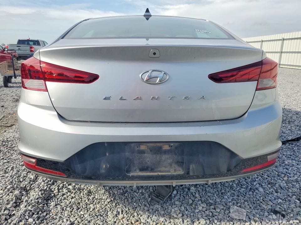2020 HYUNDAI ELANTRA SEL 6
