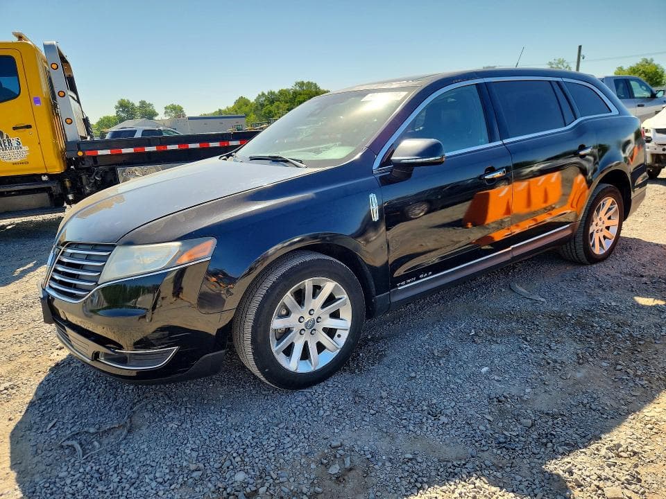 2019 LINCOLN MKT - 1