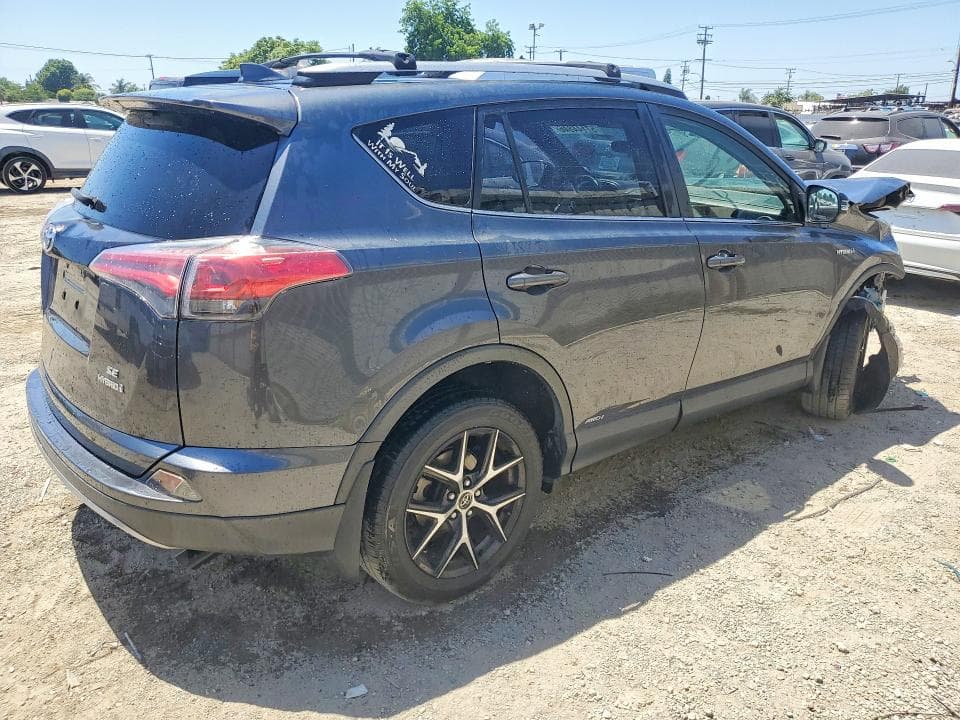 2018 TOYOTA RAV4 HV SE 3