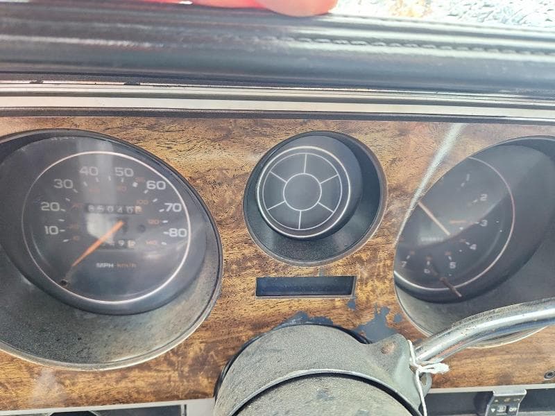 1984 PONTIAC GRAND PRIX LE 9