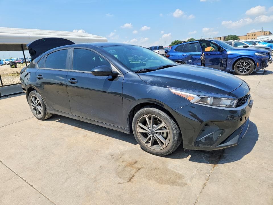 2023 KIA FORTE LXS 4
