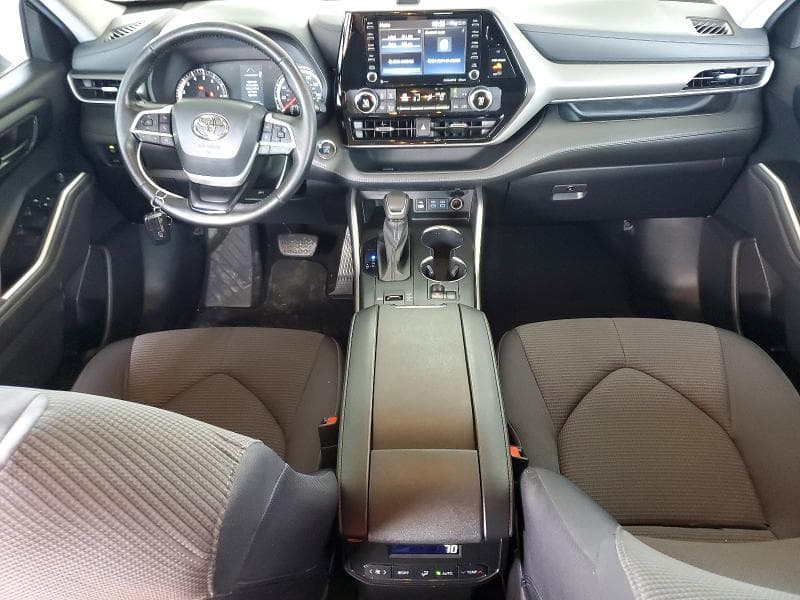 2022 TOYOTA HIGHLANDER LE 8