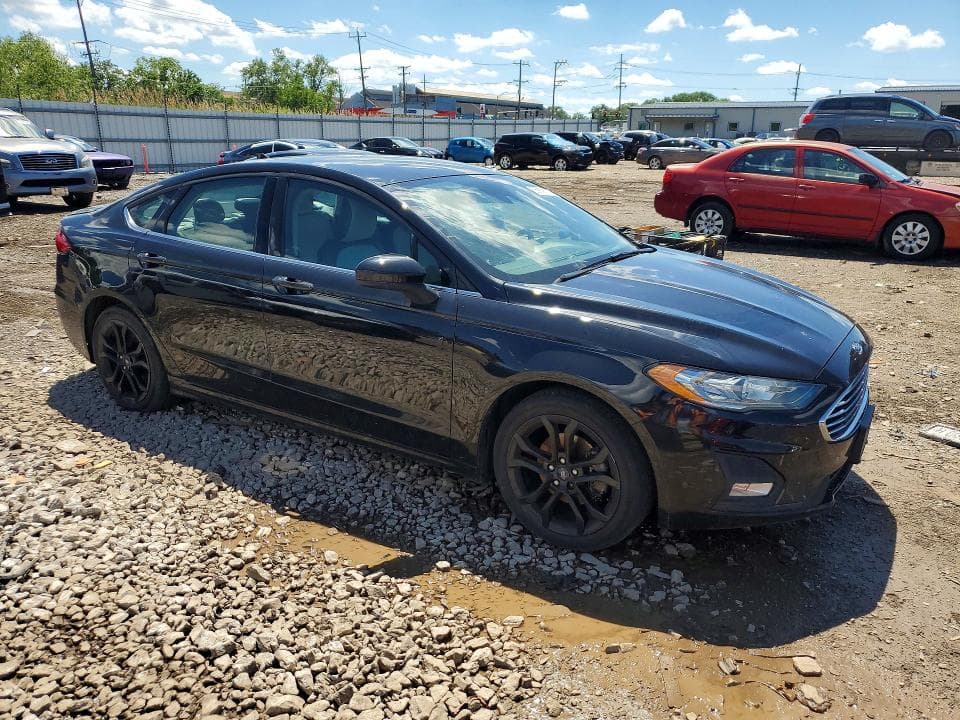 2019 FORD FUSION SE 4