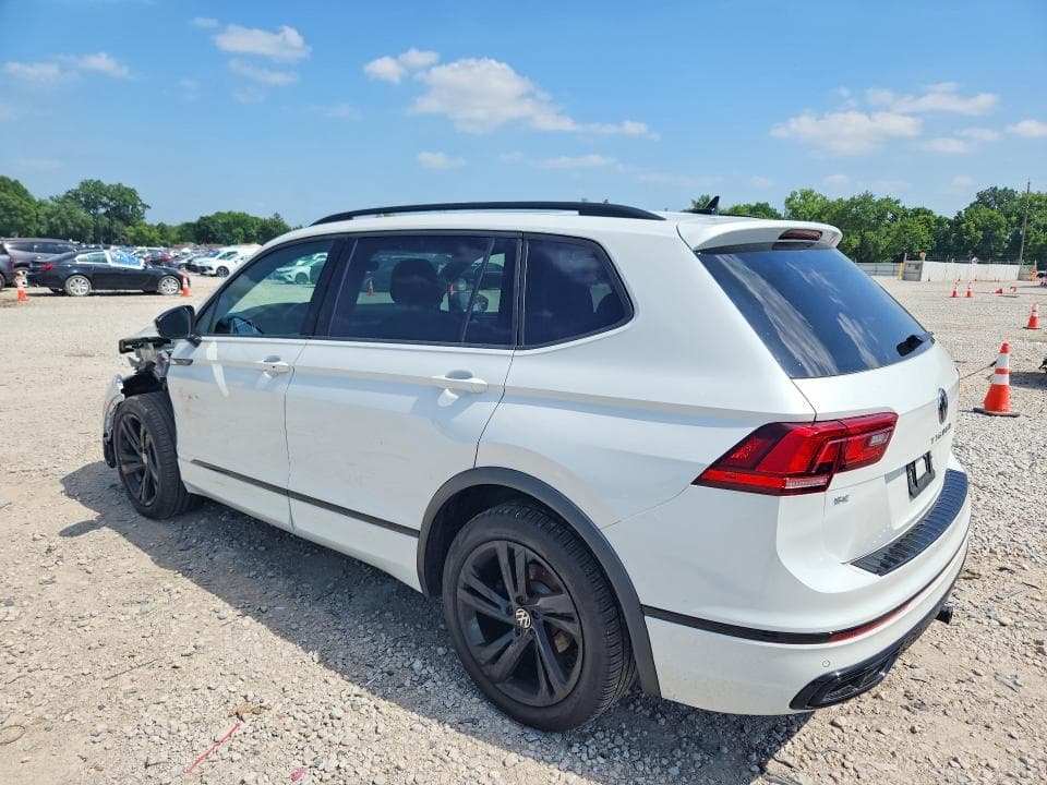 2023 VOLKSWAGEN TIGUAN SE R-LINE BLACK 2