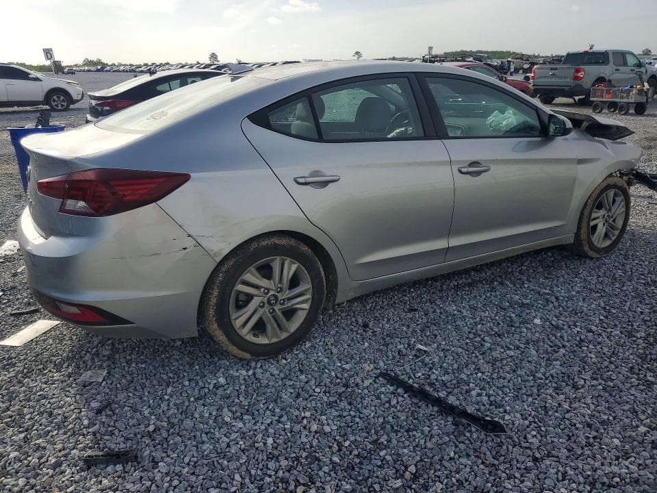 2020 HYUNDAI ELANTRA SEL 3