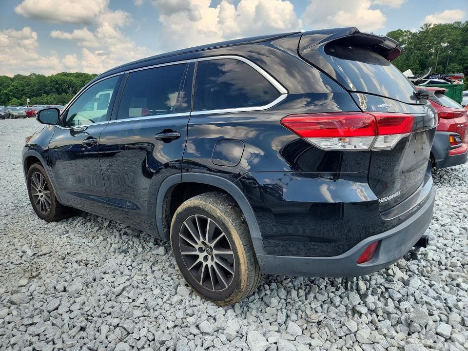 2017 TOYOTA HIGHLANDER SE 2