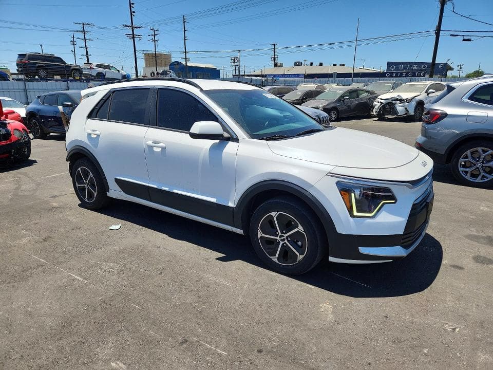 2025 KIA NIRO LX 4