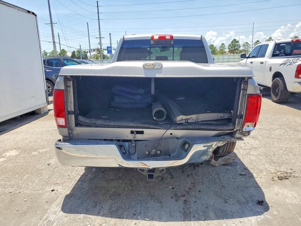 2019 RAM 1500 CLASSIC SLT 6