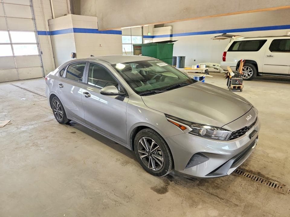 2023 KIA FORTE LXS 4