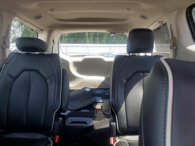 2023 CHRYSLER PACIFICA LIMITED 10