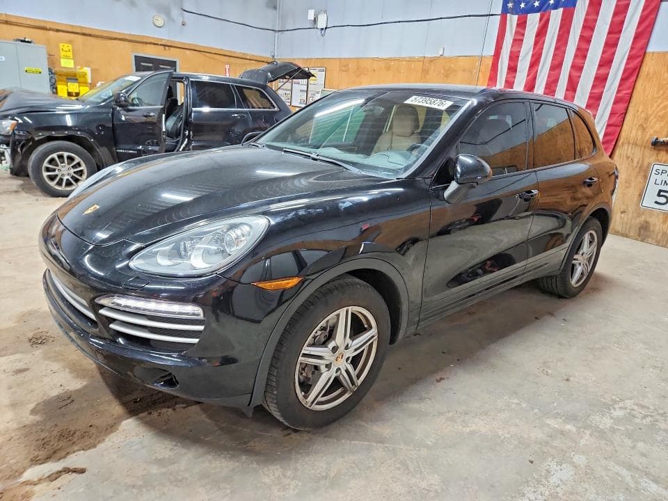 2014 PORSCHE CAYENNE - 1