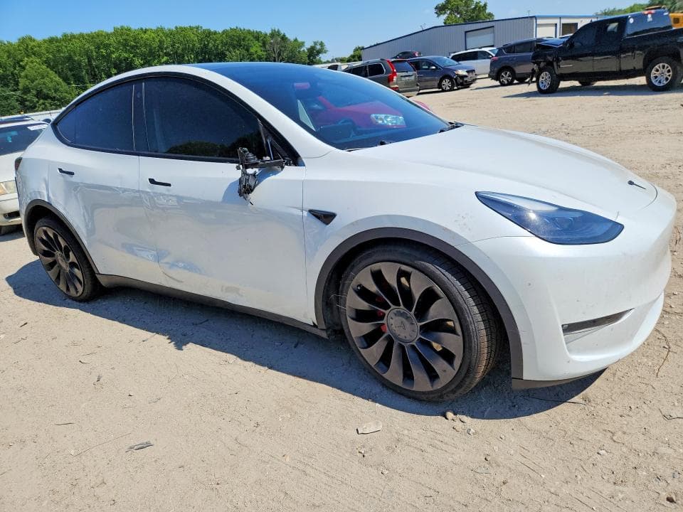 2023 TESLA MODEL Y 4