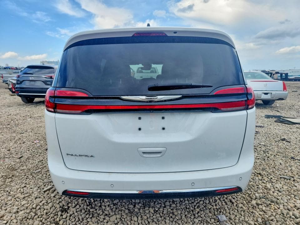 2023 CHRYSLER PACIFICA TOURING L 6