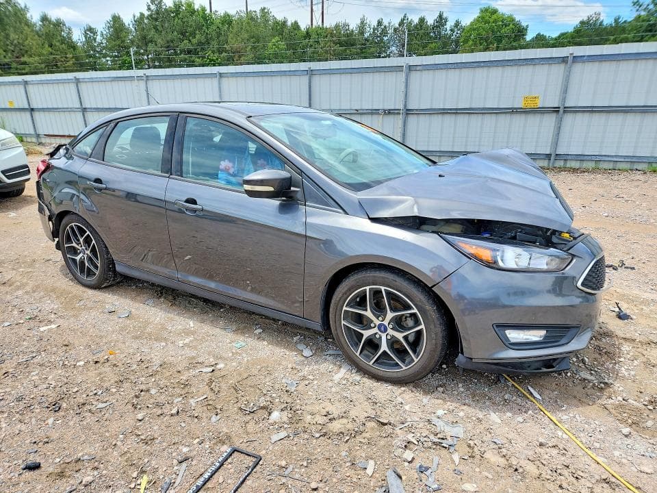 2017 FORD FOCUS SEL 4