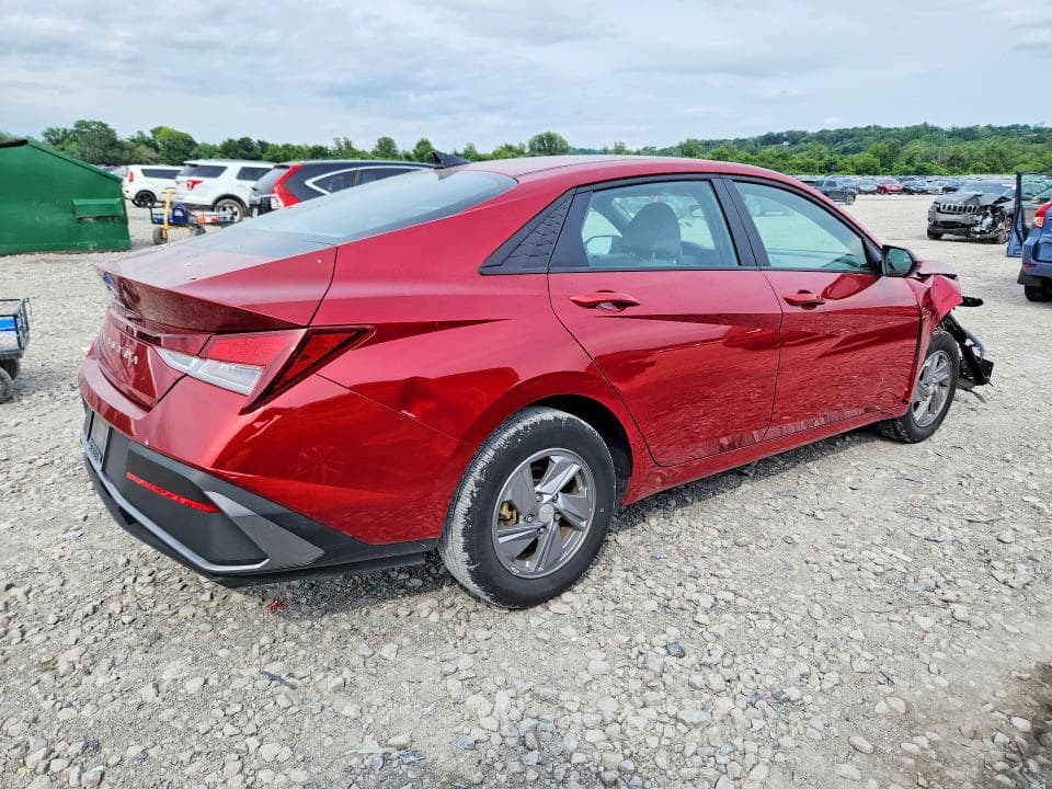 2025 HYUNDAI ELANTRA SE 3