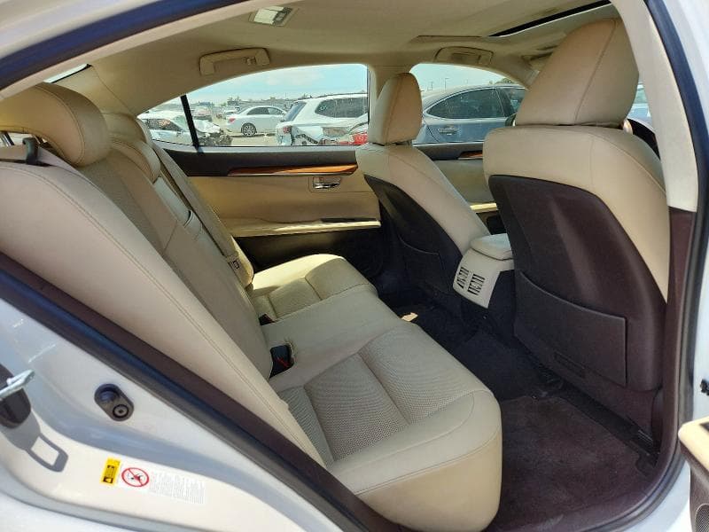 2017 LEXUS ES 300H 10