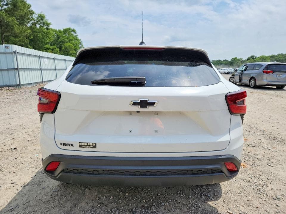 2025 CHEVROLET TRAX LS 6