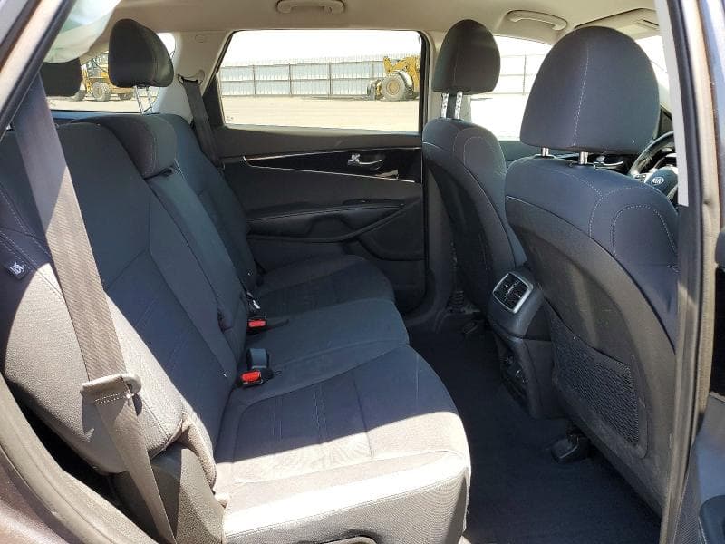 2019 KIA SORENTO LX 11