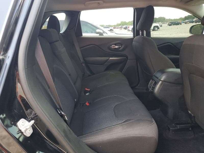 2019 JEEP CHEROKEE LATITUDE 11