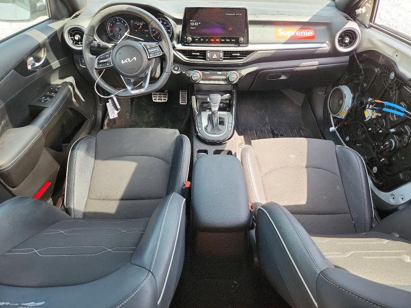 2023 KIA FORTE GT LINE 8