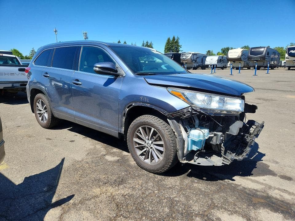 2018 TOYOTA HIGHLANDER XLE 4