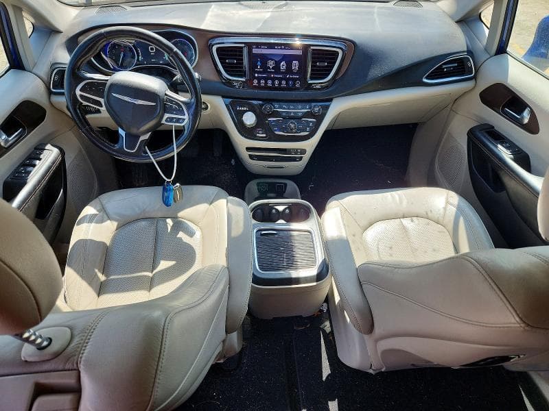 2019 CHRYSLER PACIFICA TOURING L PLUS 8