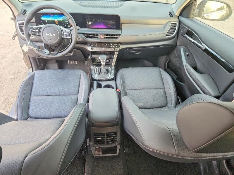 2024 KIA SELTOS EX 8