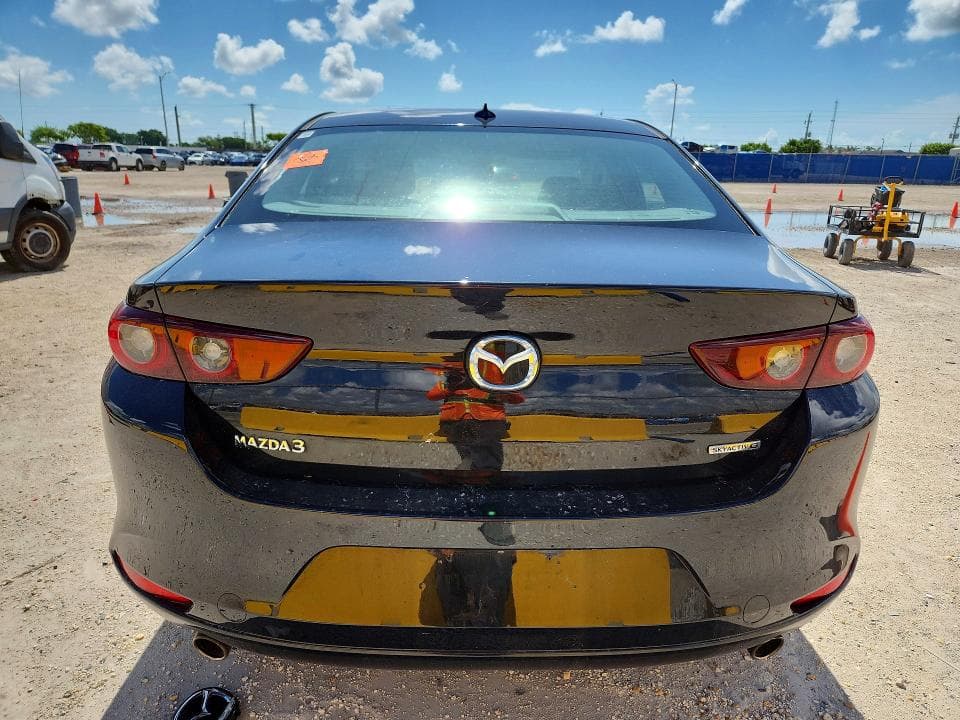 2022 MAZDA 3 PREMIUM 6