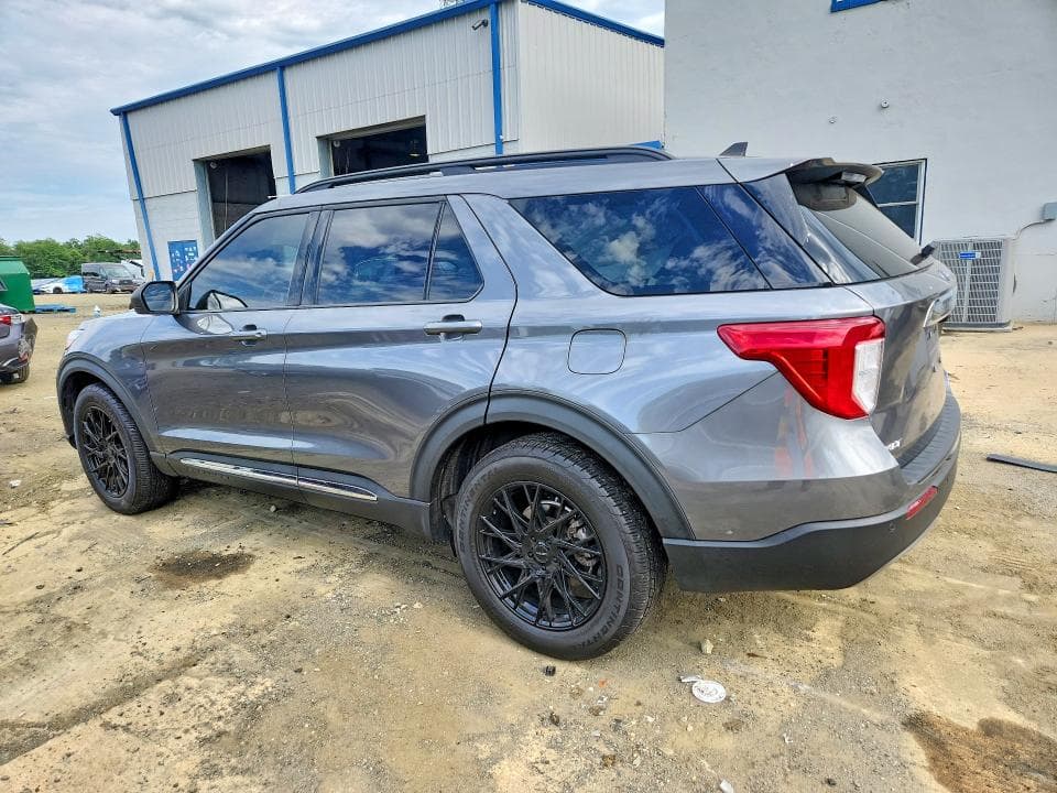 2021 FORD EXPLORER XLT 2