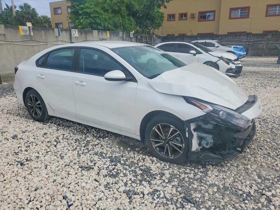 2023 KIA FORTE LXS 4
