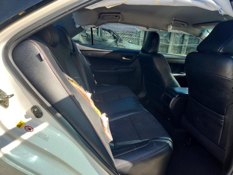 2017 TOYOTA CAMRY SE 10