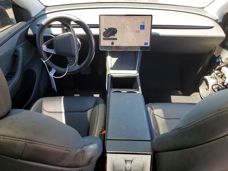 2026 TESLA MODEL Y 8