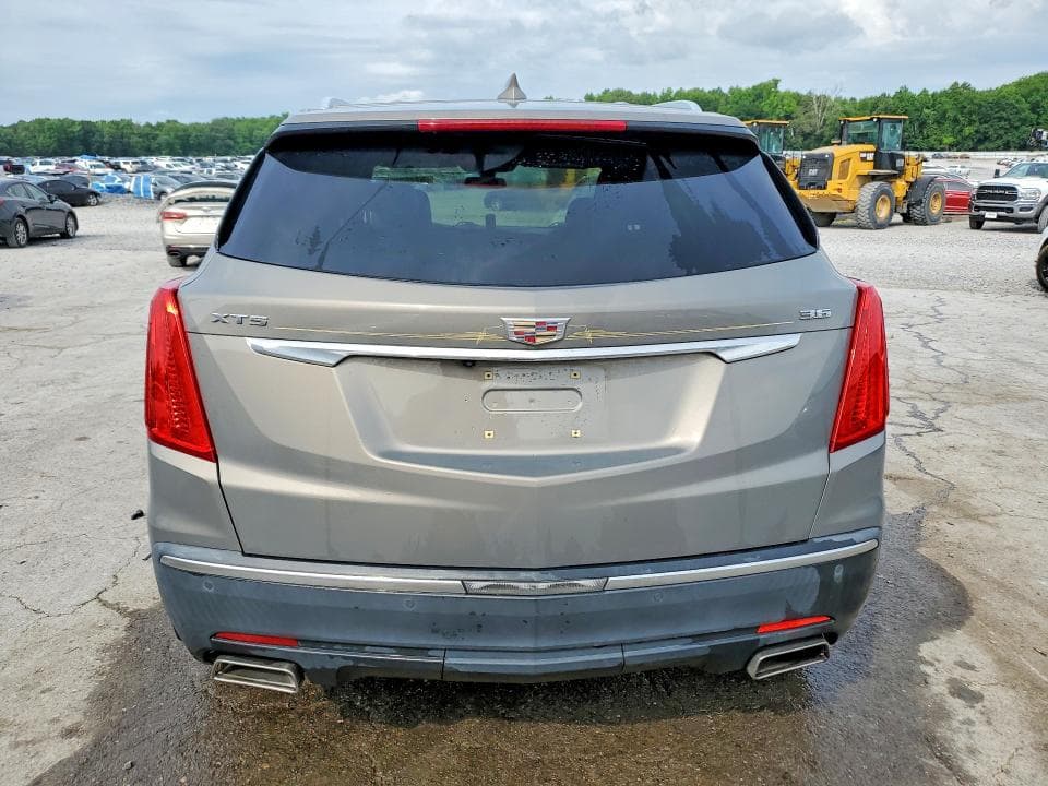 2017 CADILLAC XT5 6