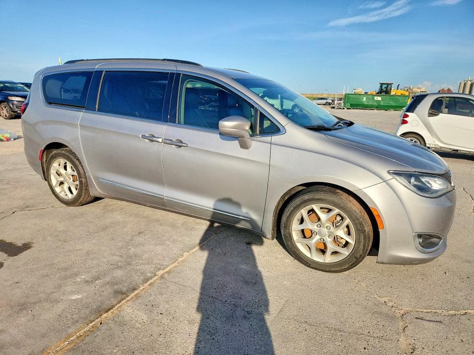 2017 CHRYSLER PACIFICA TOURING L 4