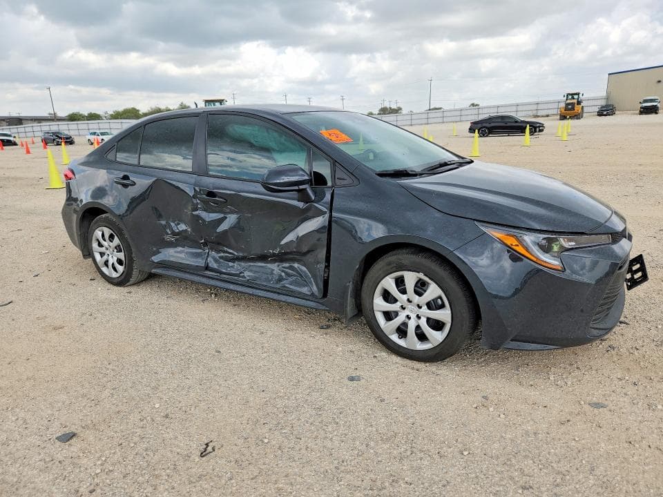 2025 TOYOTA COROLLA LE 4