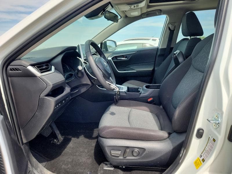 2025 TOYOTA RAV4 XLE 7