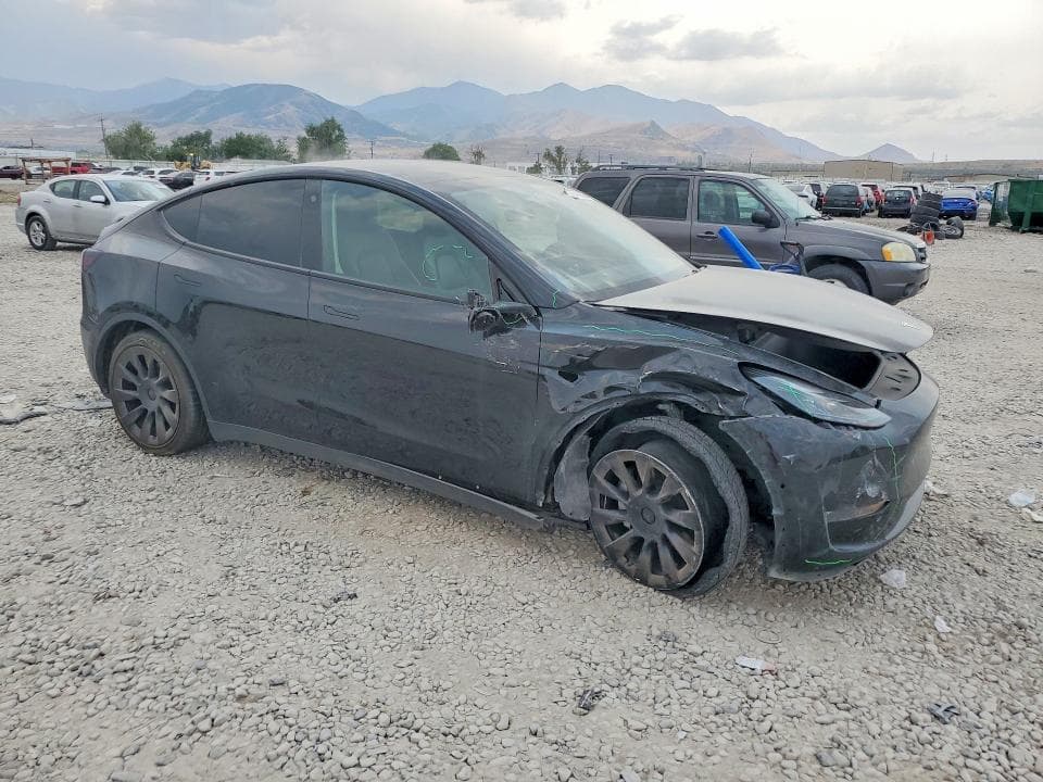 2022 TESLA MODEL Y 4