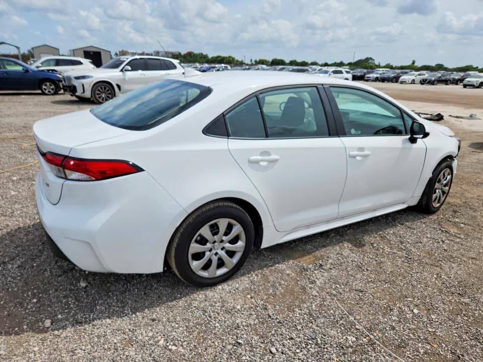2026 TOYOTA COROLLA LE 3